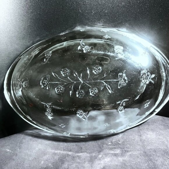 1960s Anchor Hocking Savannah Oval 2qt. Casserole Dish Floral Embossed Design - Picture 1 of 8